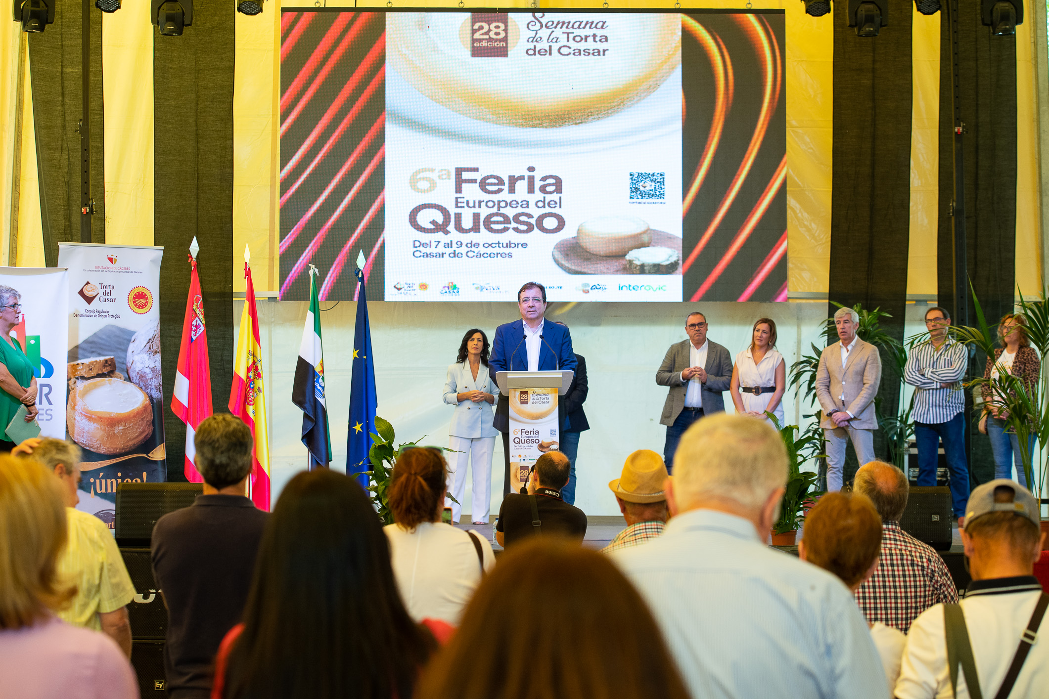 Guillermo Fernández Vara en la Feria del Queso 