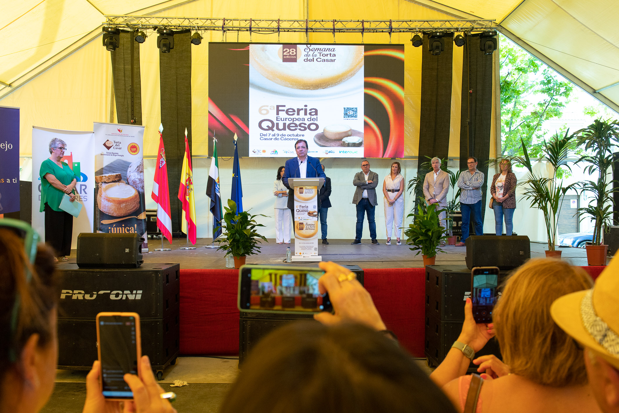 Guillermo Fernández Vara en la Feria del Queso 