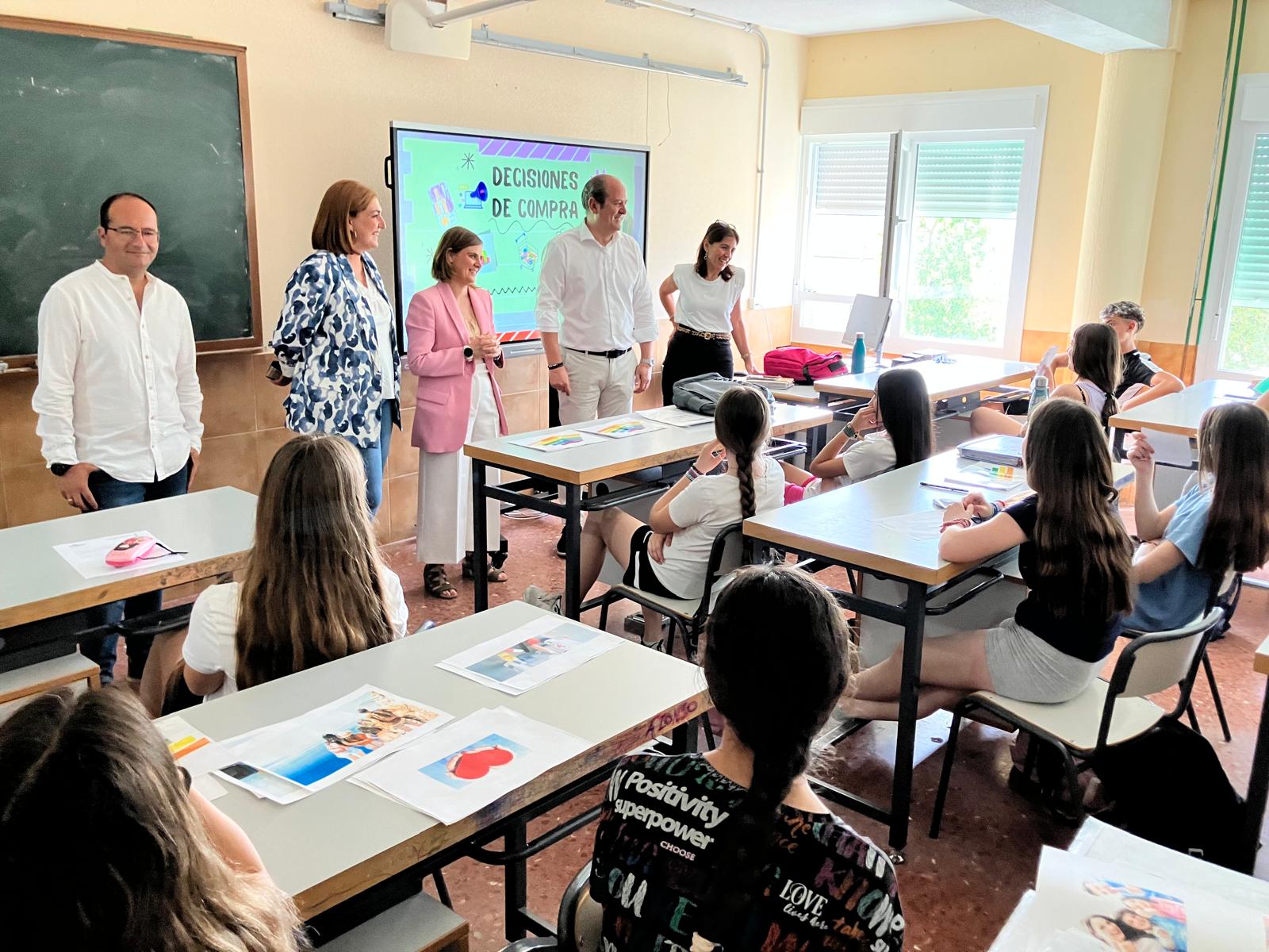 Imagen del artículo El alumnado del IES Cristo del Rosario se forma en un consumo responsable con el programa 'Yo en el cole, tú en casa'
