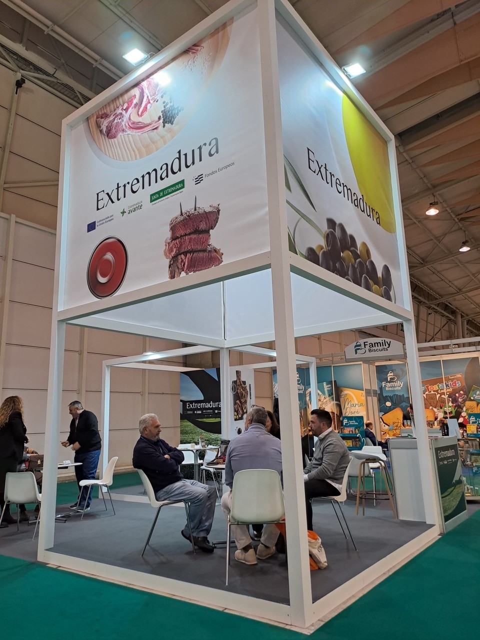 Imagen del artículo Extremadura promociona la riqueza de su sector agroalimentario en la Feria Internacional de Lisboa