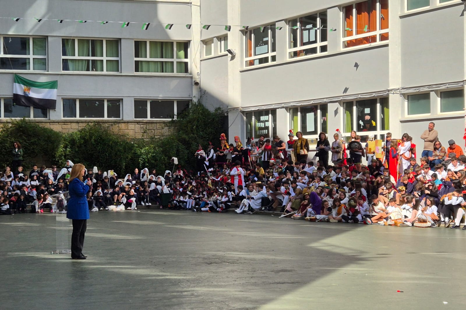 Foto de La Consejería de Educación reivindica el orgullo extremeño durante la Semana de Extremadura en la Escuela